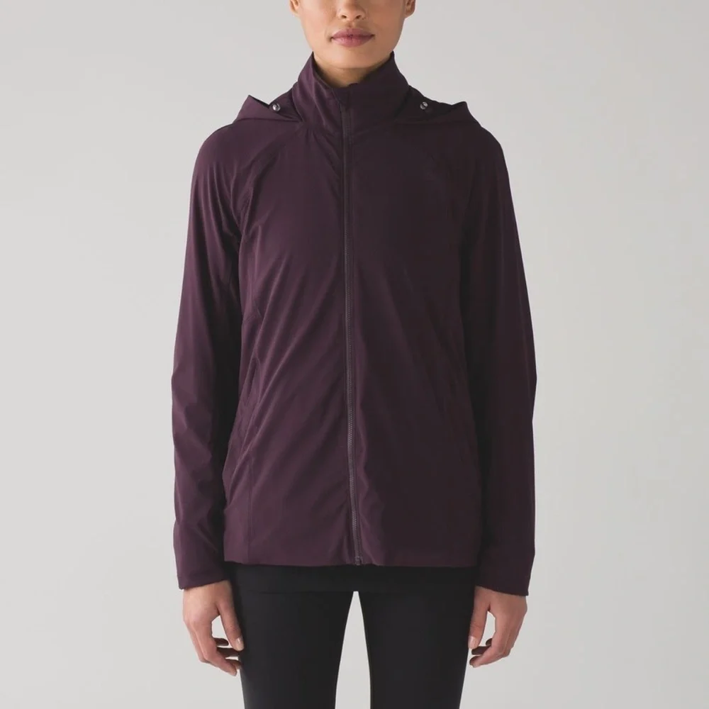 lululemon step to it jacket balck cherry